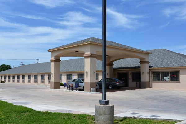 Irish Inn and Suites image 3